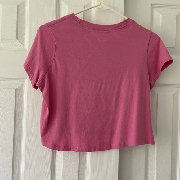 Girls pink Nike cropped shirt - Picture 2 of 3
